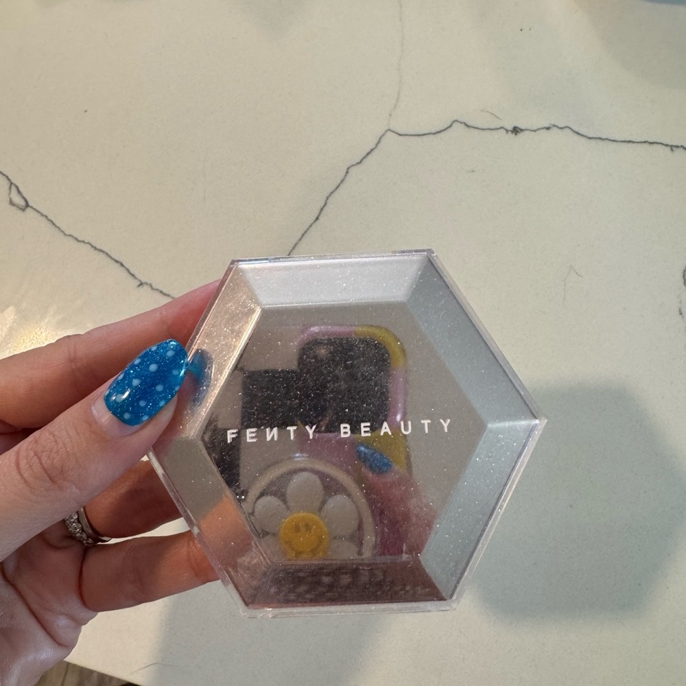 Fenty Beauty Diamond Bomb